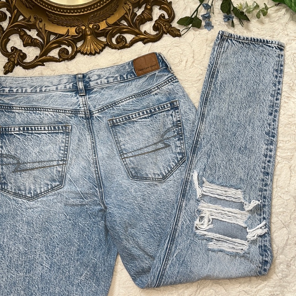 American Eagle Mom Jeans size 6 Long